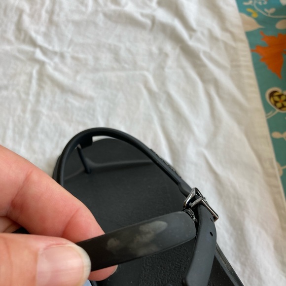 Crocs black Miami T-strap sandal, size 9 - Picture 6 of 8